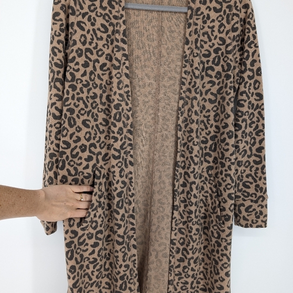 Abercrombie & Fitch Leopard Print Long Ribbed Duster Cardigan Sweater Soft Cozy - Picture 3 of 7